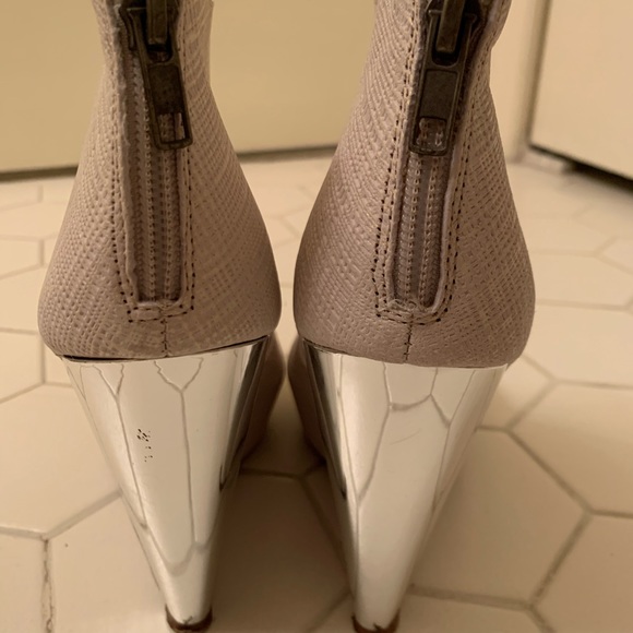 Messeca New York Platform Booties - Picture 3 of 8